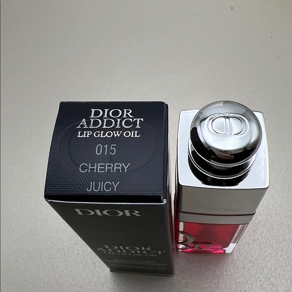 'Dior Addict Lip Glow Oil Reacts With PH Lip, Shine -015 Cherry - Juicy  NWOT - Picture 8 of 9